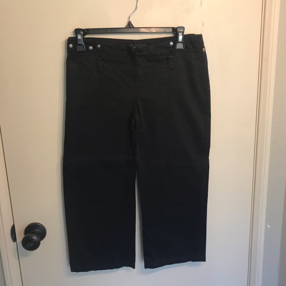 Bebe Capris